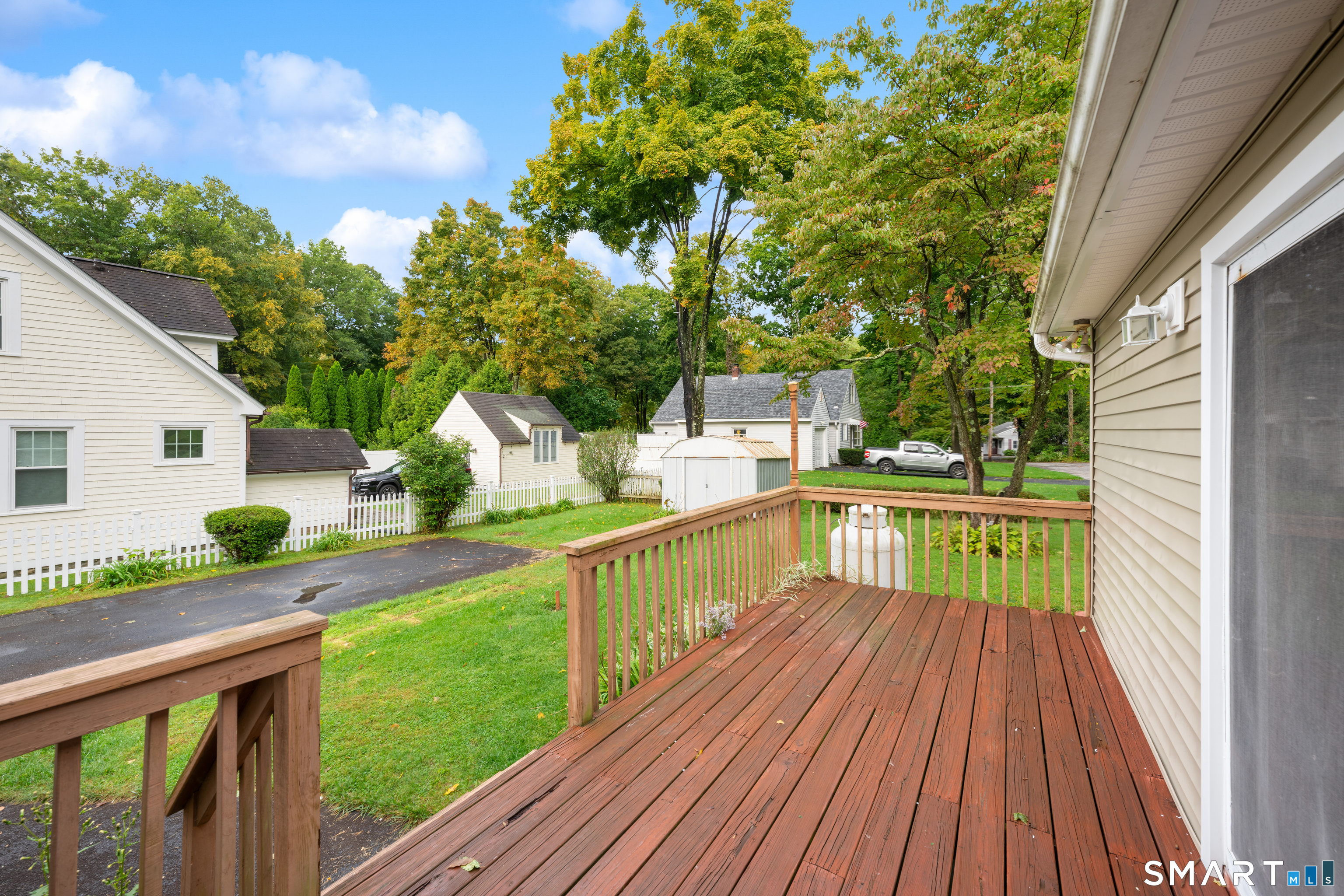 8 Hillside Road photo 27