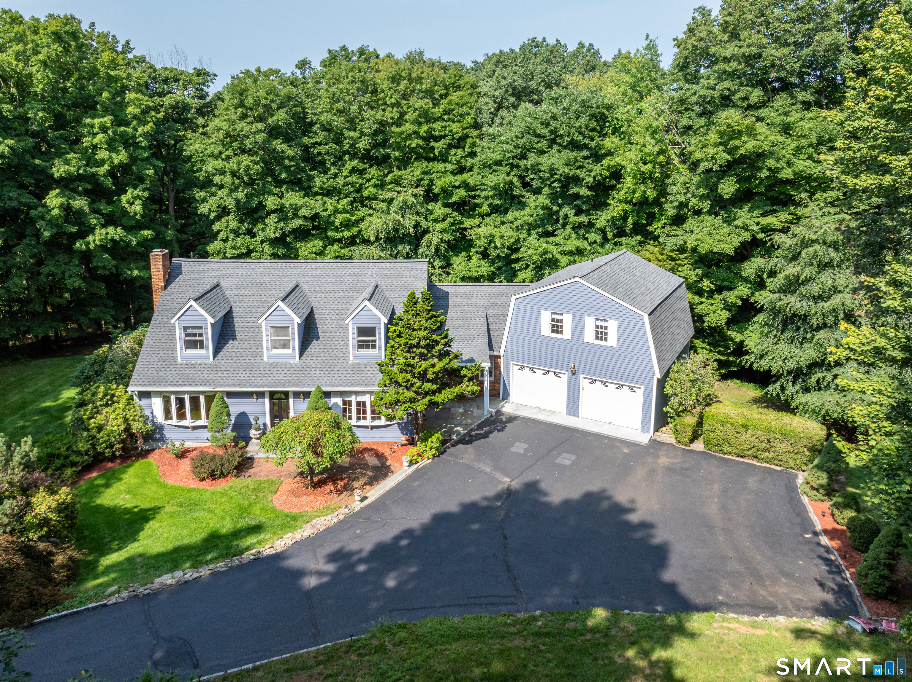 Photo 2 of Single family home for sale at 123 Cross Hwy, Redding, CT 06896 | MLS# 24198160 | Listing updated on 2026-10-08