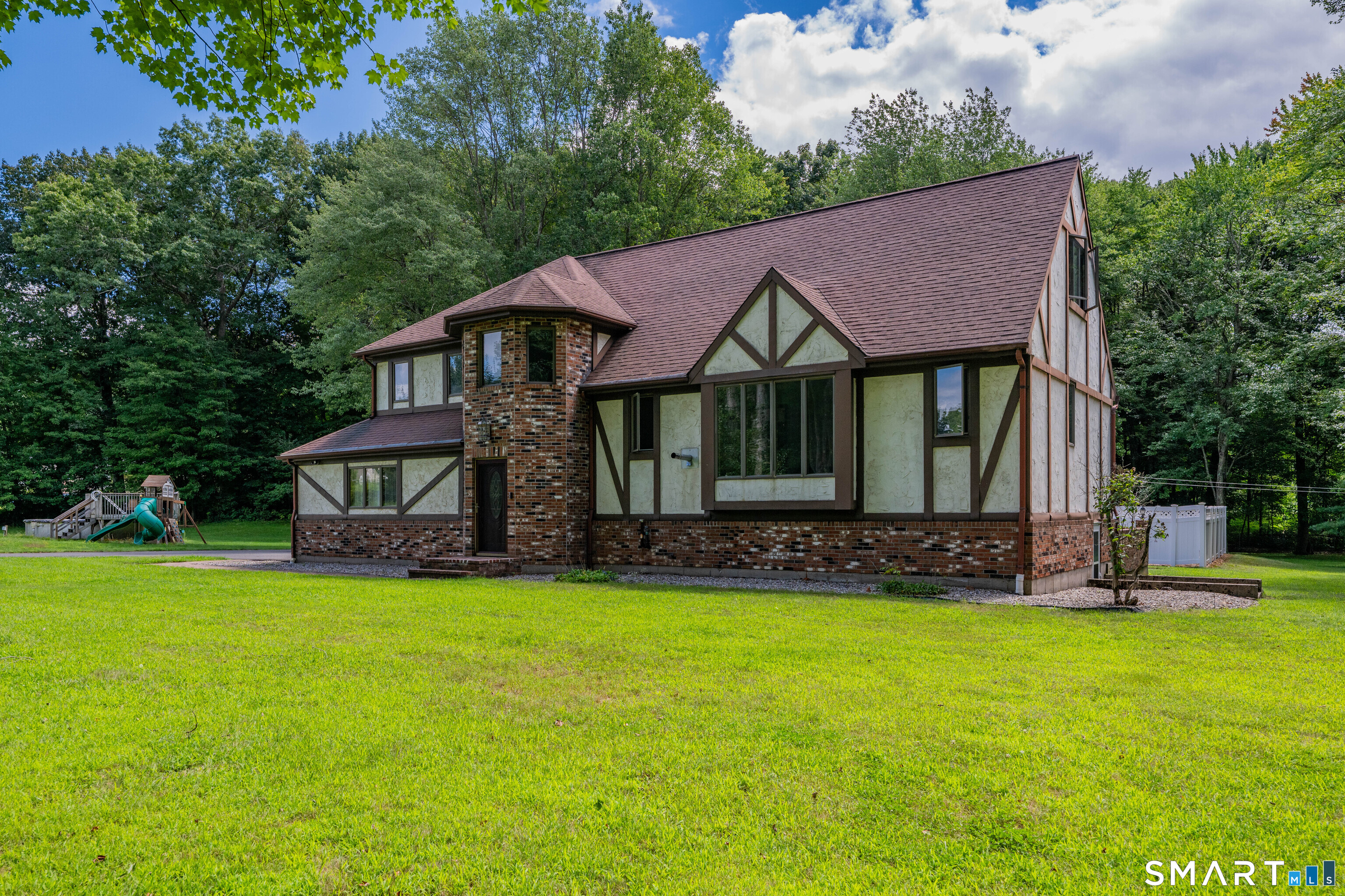 Photo 1 of Single family home for sale at 330 Mulberry St, Plantsville, CT 06479 | MLS# 24211156 | Listing updated on 2026-10-06