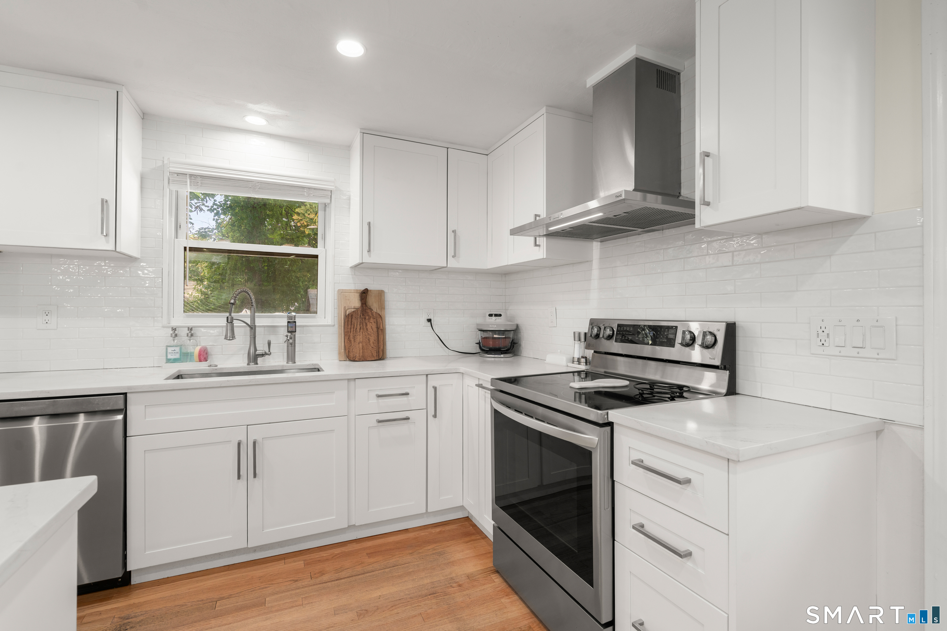 Photo 4 of Single family home for sale at 22 Brookdale Ave, Bloomfield, CT 06002 | MLS# 24209889 | Listing updated on 2026-10-06