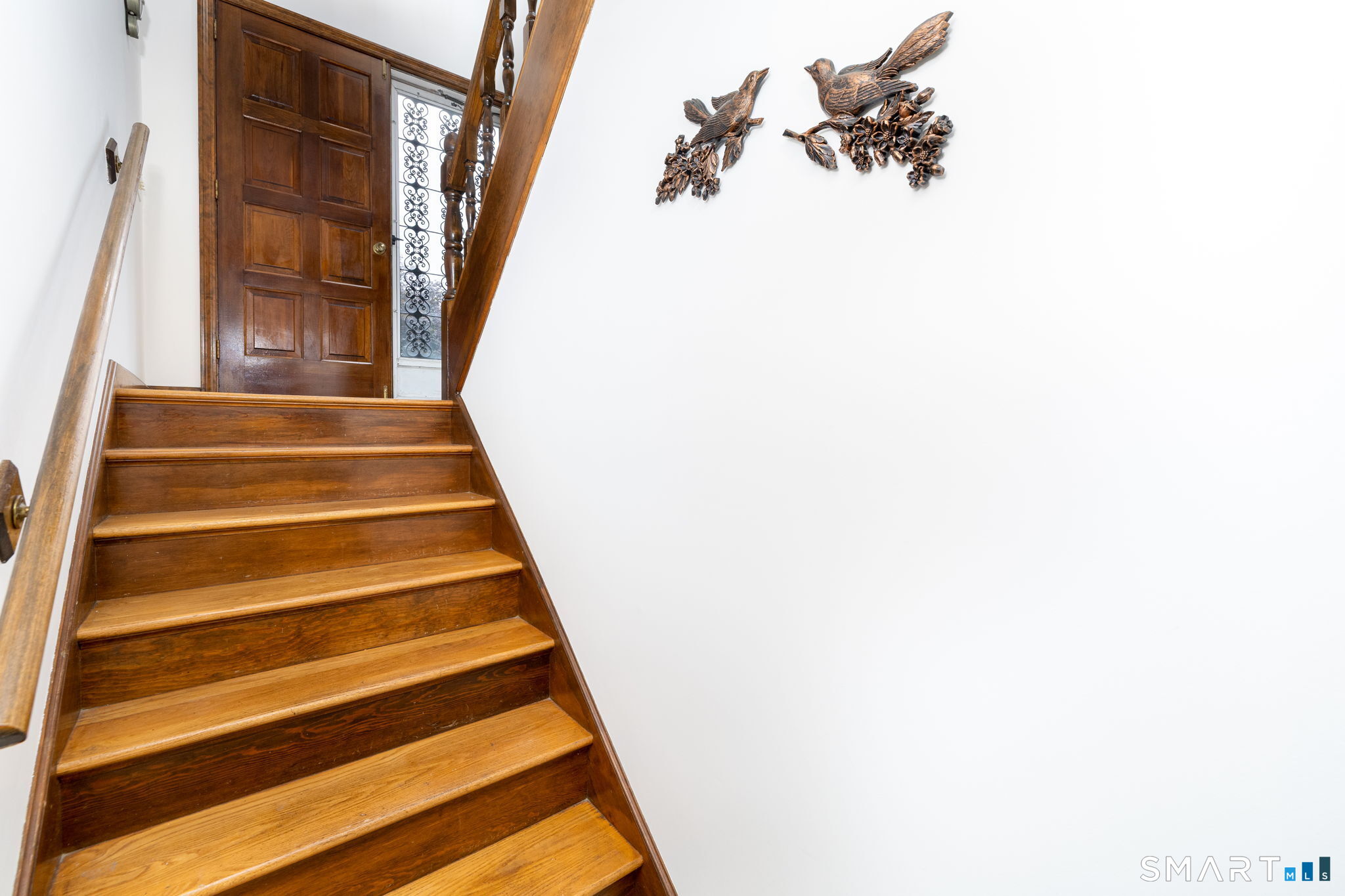 Photo 3 of Single family home for sale at 15 Colonial Dr, Wethersfield, CT 06109 | MLS# 24208825 | Listing updated on 2026-10-07
