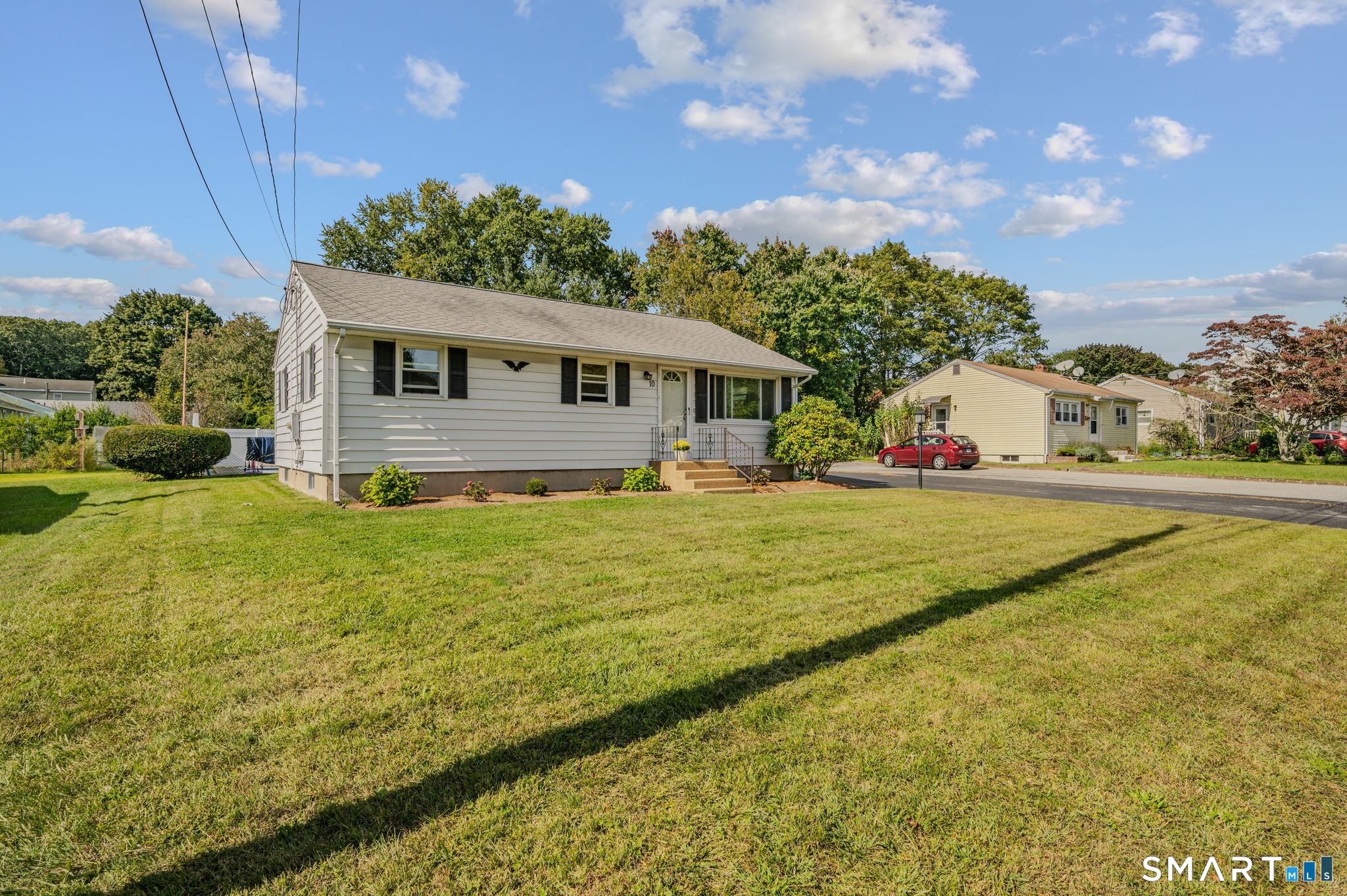 Photo 1 of Single family home for sale at 10 Lark St, Waterford, CT 06385 | MLS# 24211187 | Listing updated on 2026-10-01
