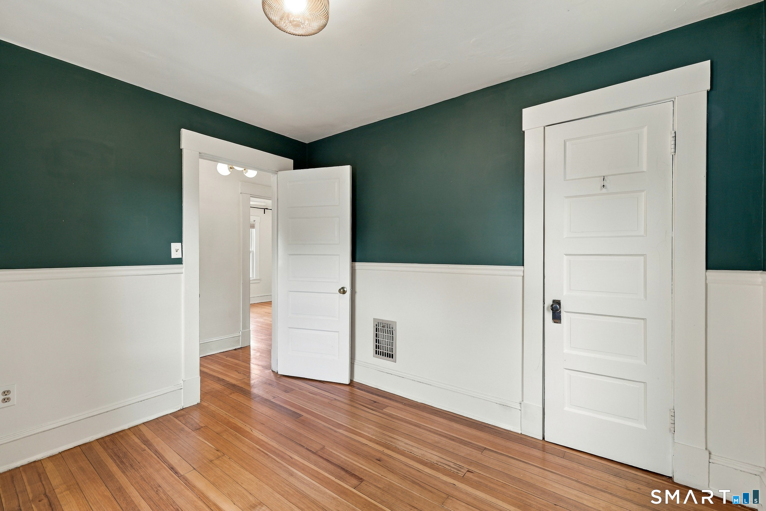 6 Johnson Street, Middletown, CT 06457
