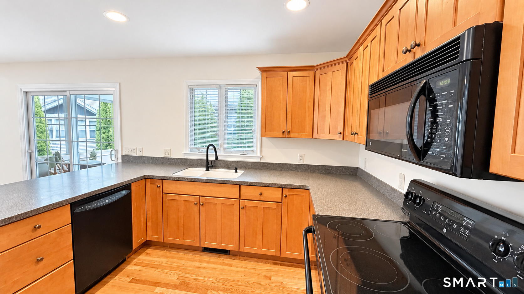 5 North Ridge, #5, Pocotopaug Lake, East Hampton, CT 06424