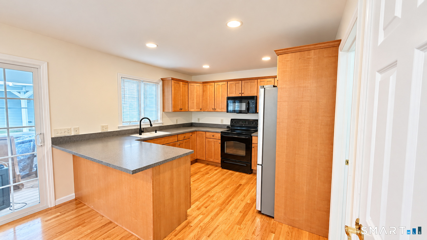 5 North Ridge, #5, Pocotopaug Lake, East Hampton, CT 06424
