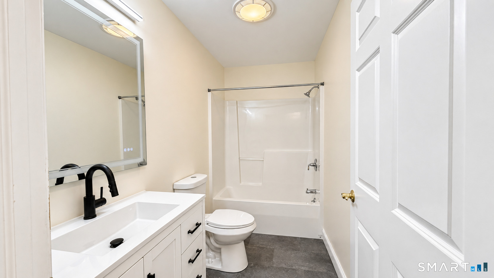 5 North Ridge, #5, Pocotopaug Lake, East Hampton, CT 06424