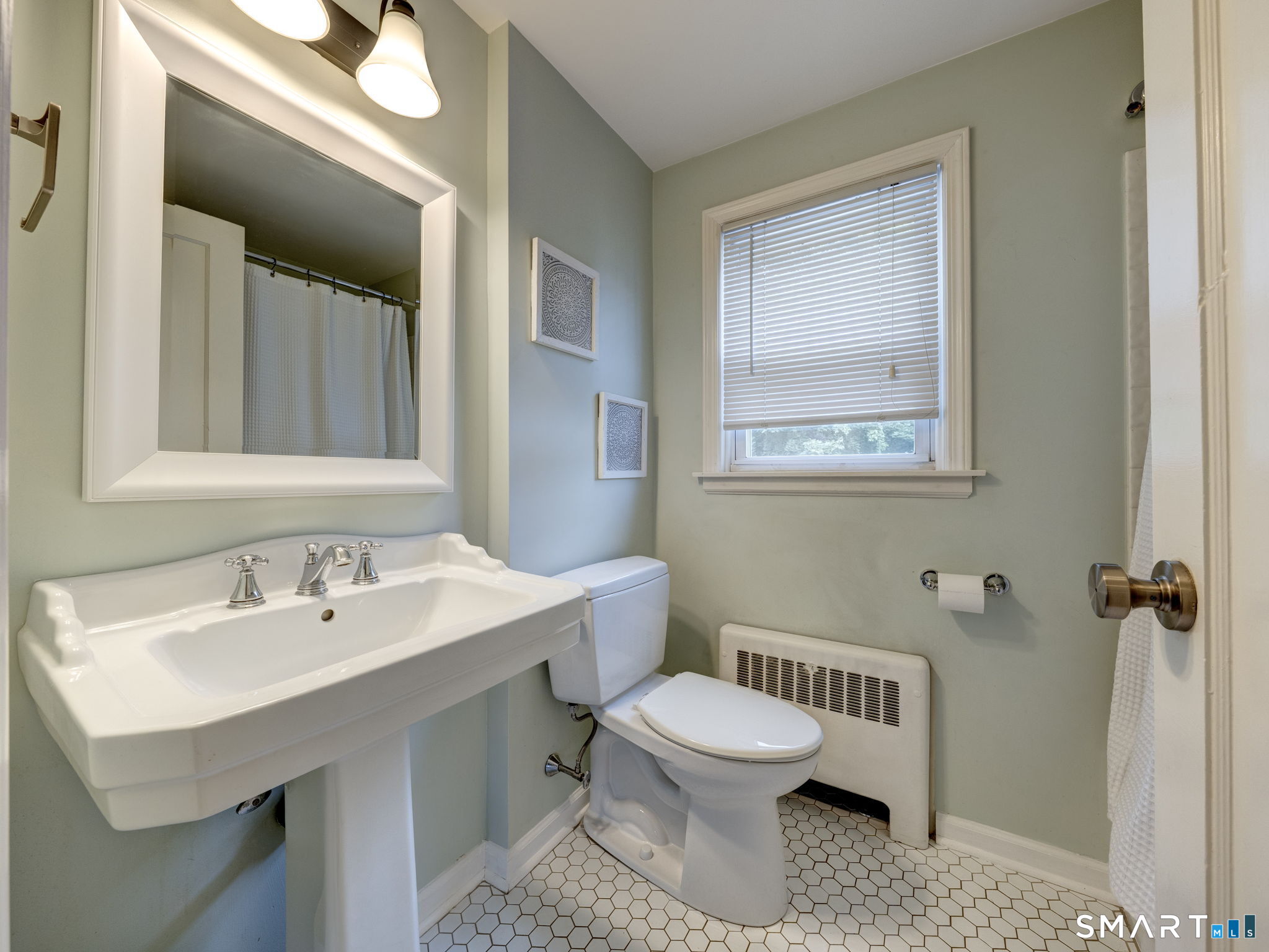 35 Helaine Road photo 13