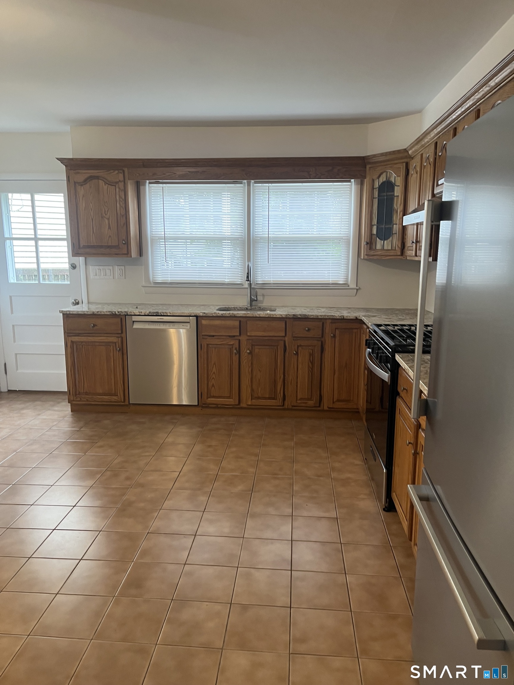 24 Mayflower Avenue photo 6