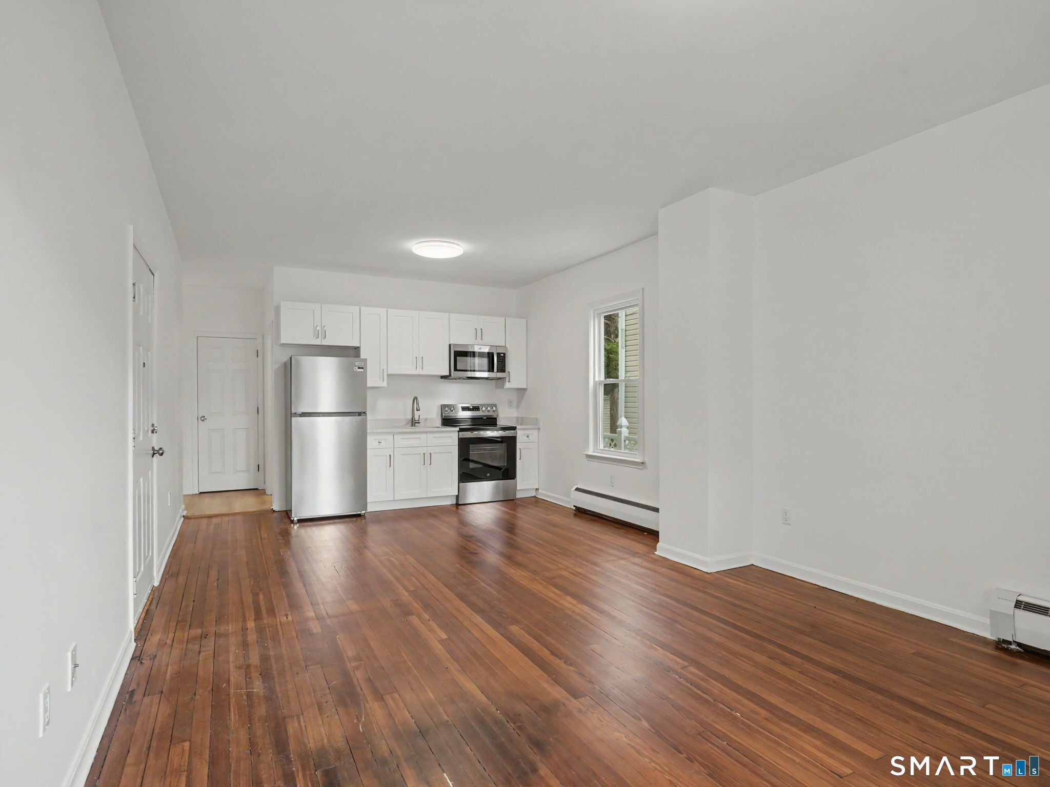 28 East Walnut Street, Stamford, Connecticut photo 2