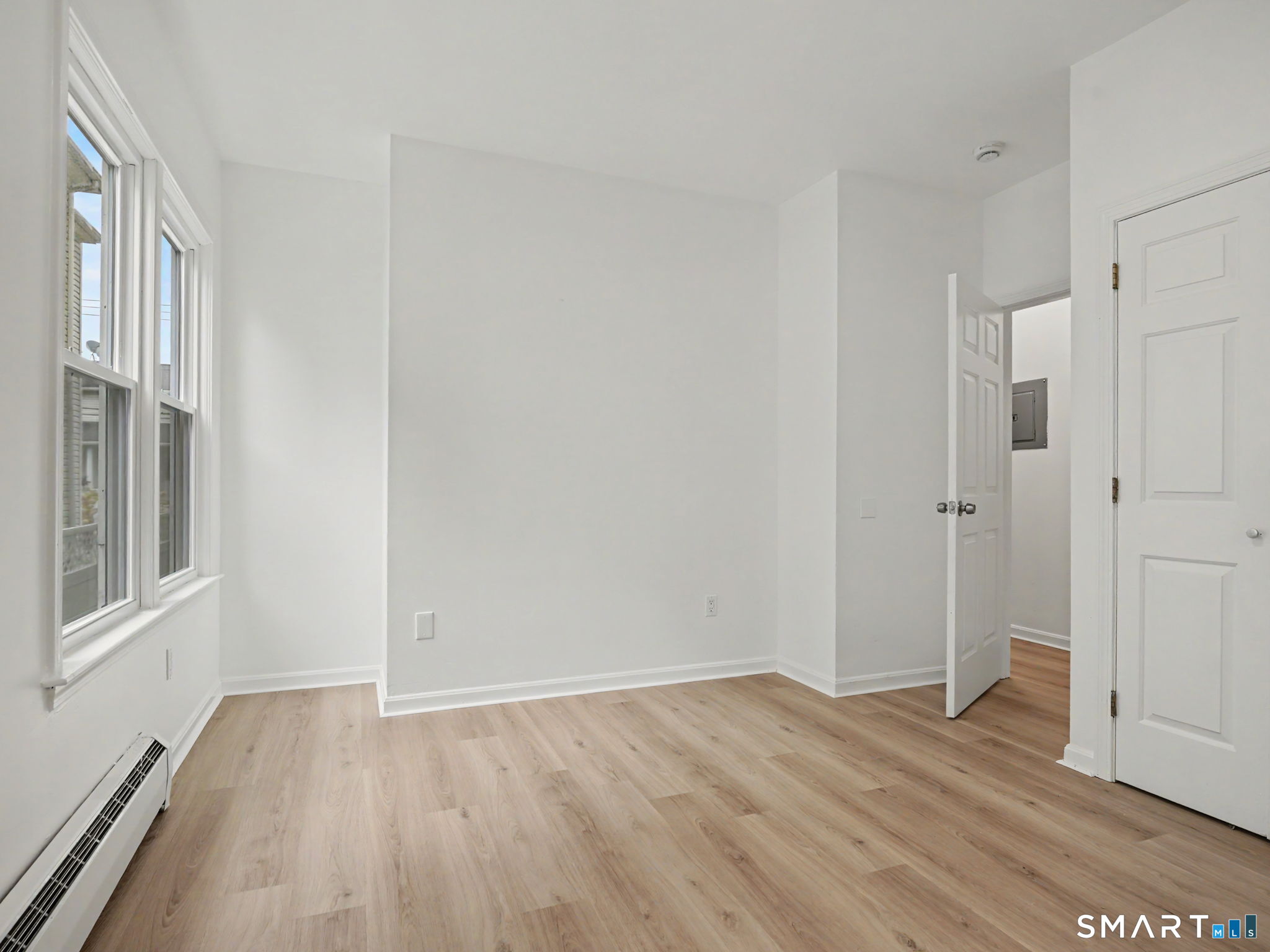 Foto 8 de Apartamento en renta en 28 East Walnut Street, Stamford, CT — $2,400/mes