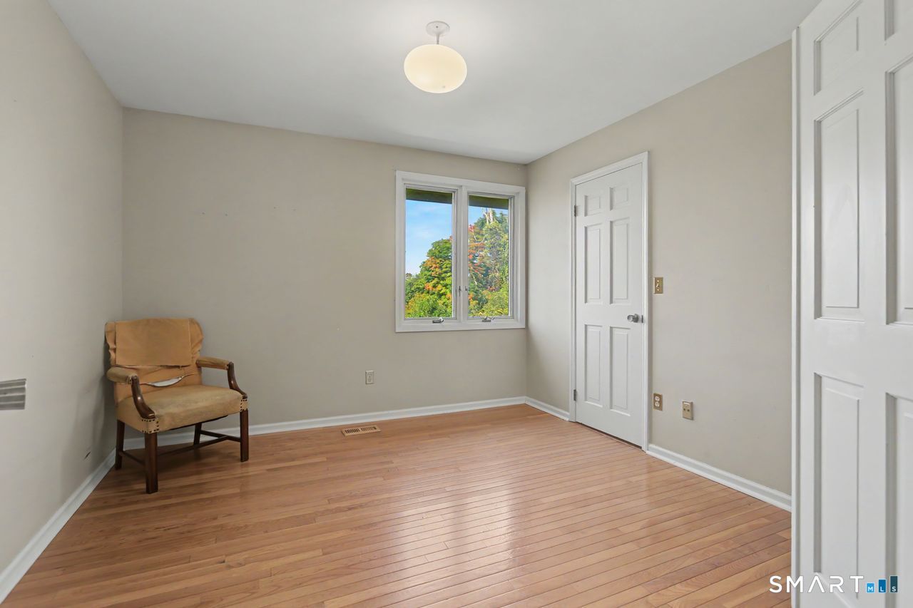 266 Ridgebury Road photo 23