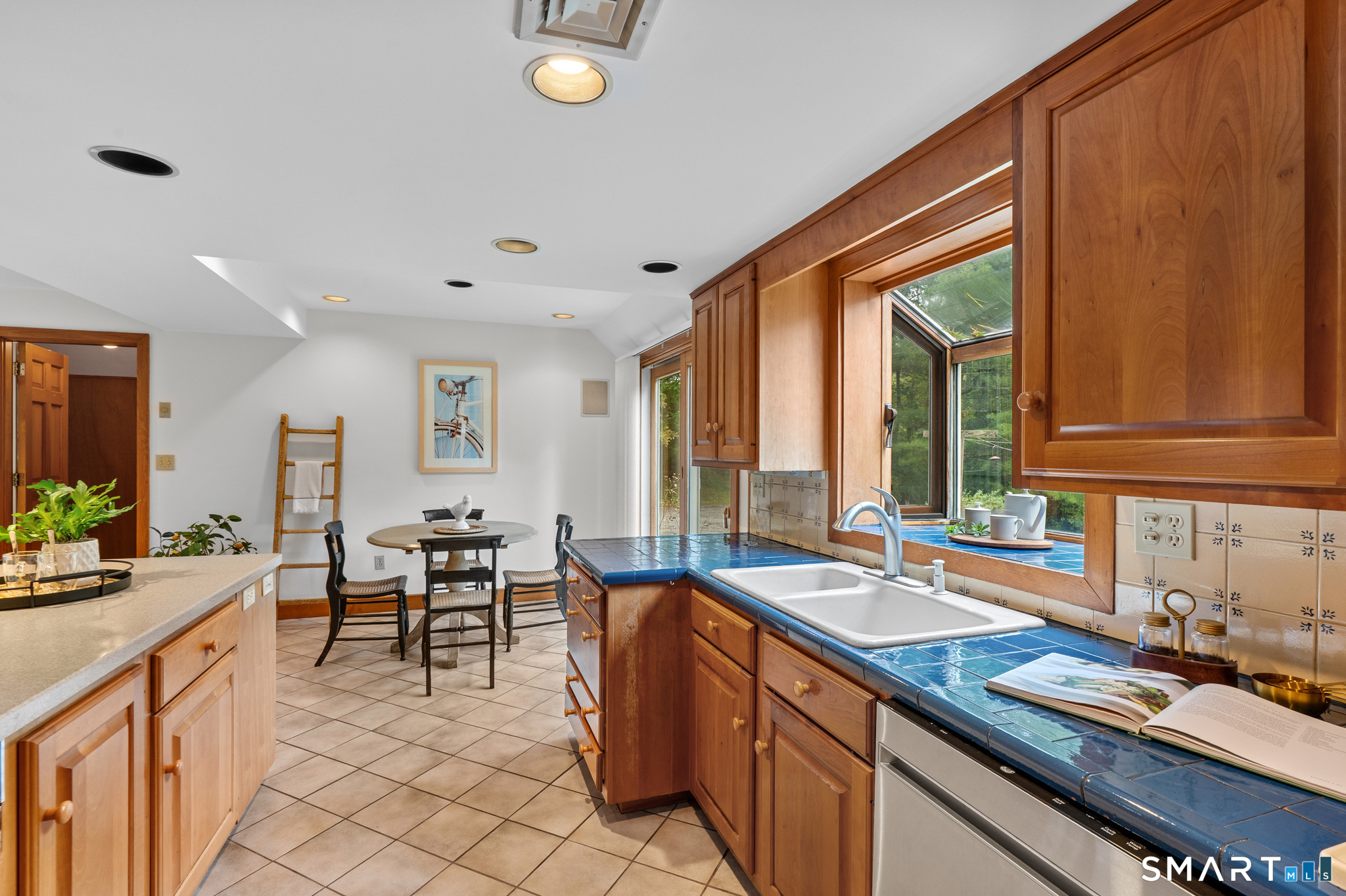 74 Mountain Spring Road photo 11