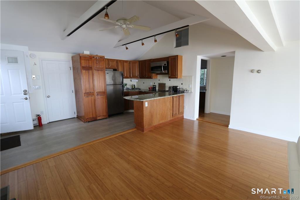 66 Ocean Drive East, Stamford, Connecticut photo 4