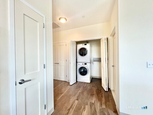 215 Stillwater Avenue, Stamford, Connecticut photo 5