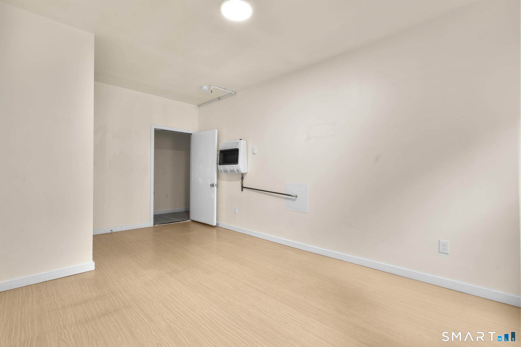 170 Meriden Road photo 11