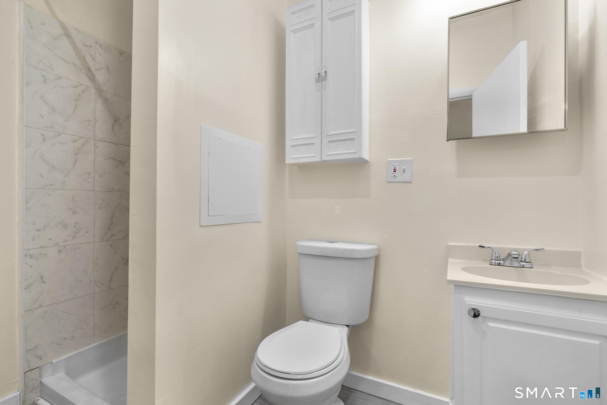 170 Meriden Road photo 6