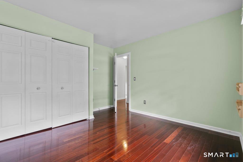 315 Kenwood Avenue photo 14