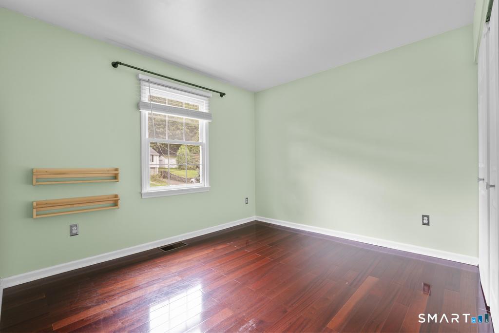 315 Kenwood Avenue photo 15