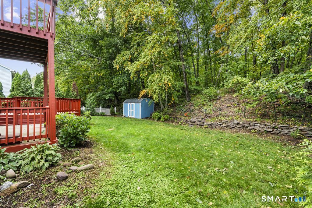 315 Kenwood Avenue photo 25