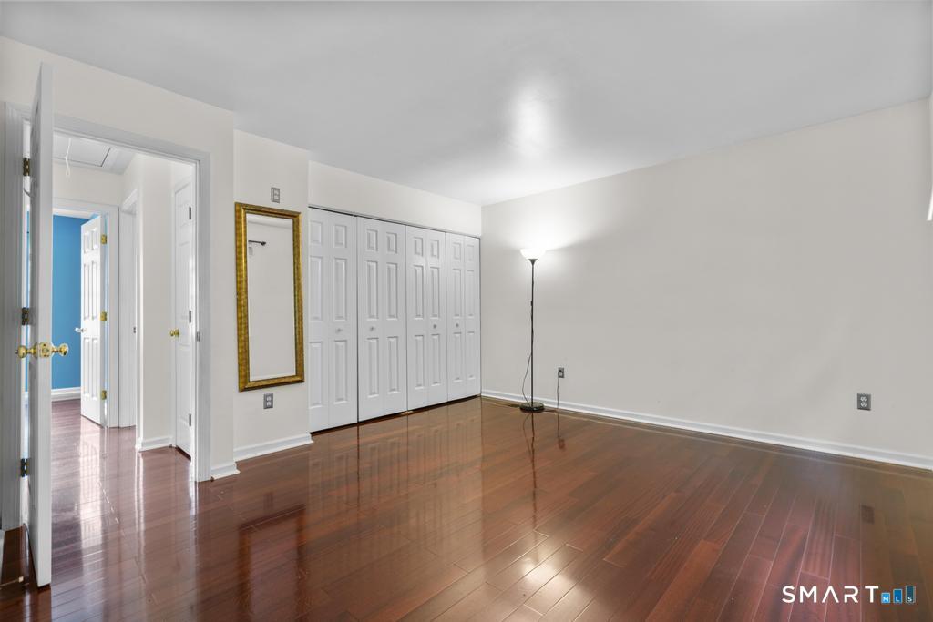 315 Kenwood Avenue photo 11