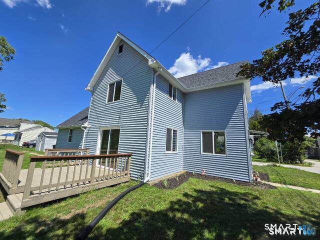 62 Benham Avenue, Quaker Hill, Waterford, CT 06375