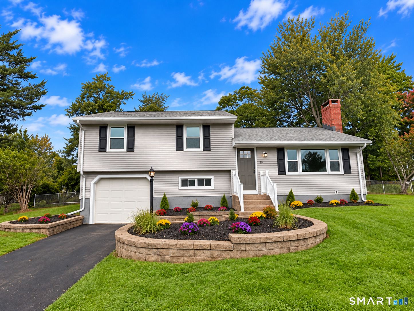 Photo 3 of Single family home for sale at 19 Winthrop Blvd, Cromwell, CT 06416 | MLS# 24209167 | Listing updated on 2026-10-04