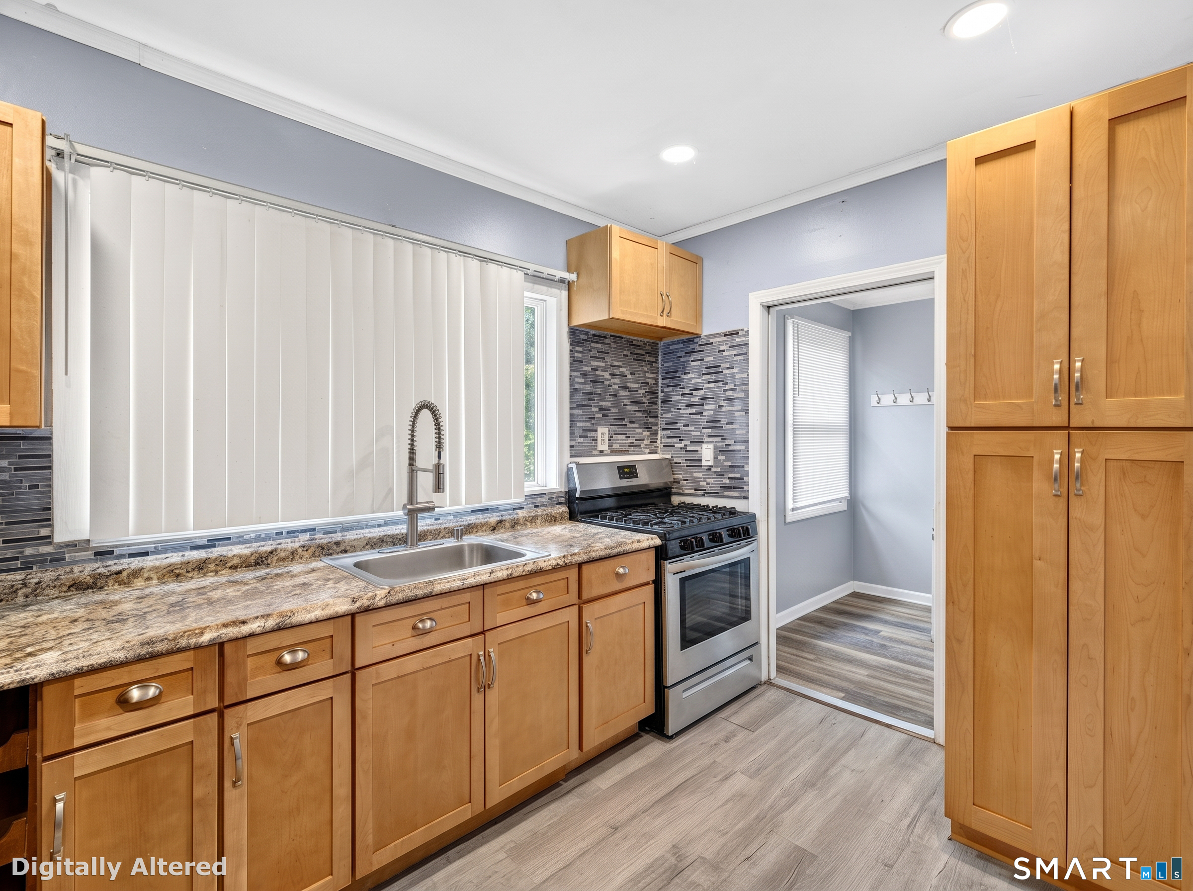 977 Townsend Avenue photo 22