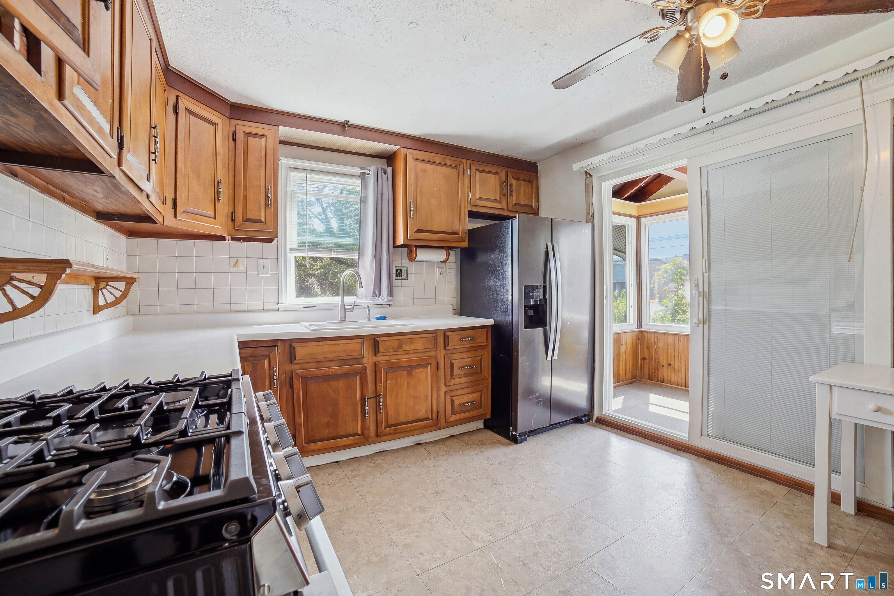 461 Townsend Avenue photo 11
