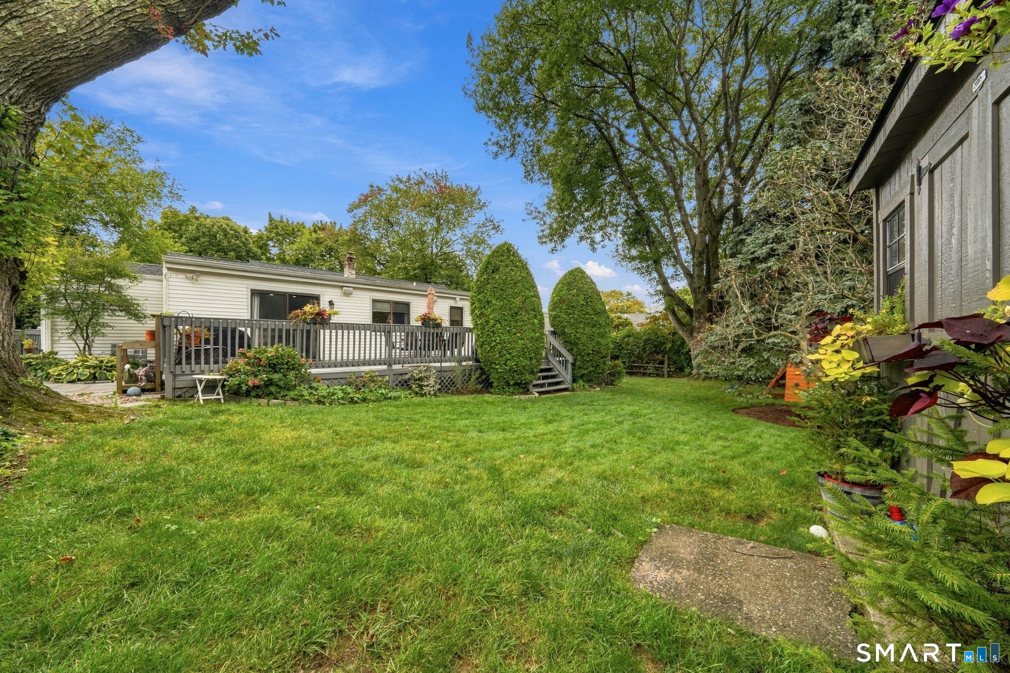 72 Sutton Drive East photo 34