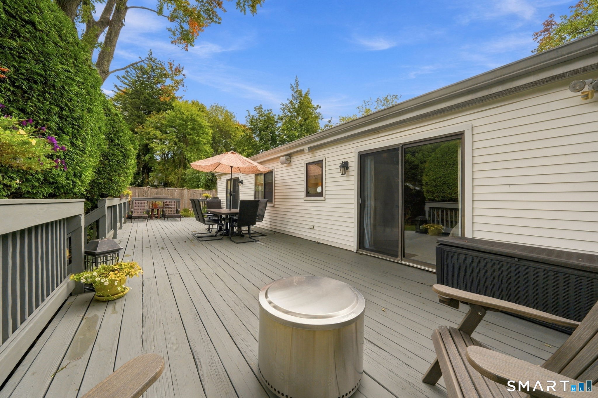 72 Sutton Drive East photo 31