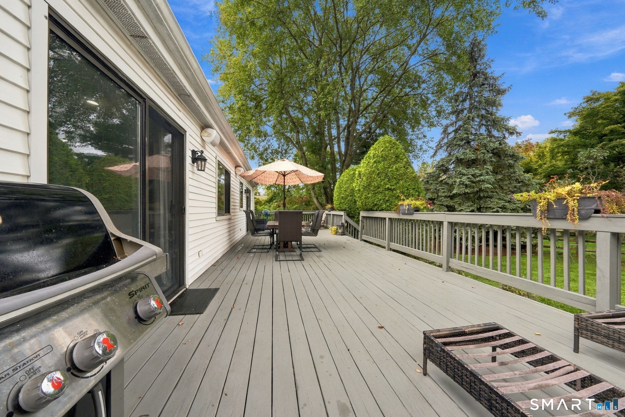 72 Sutton Drive East photo 32