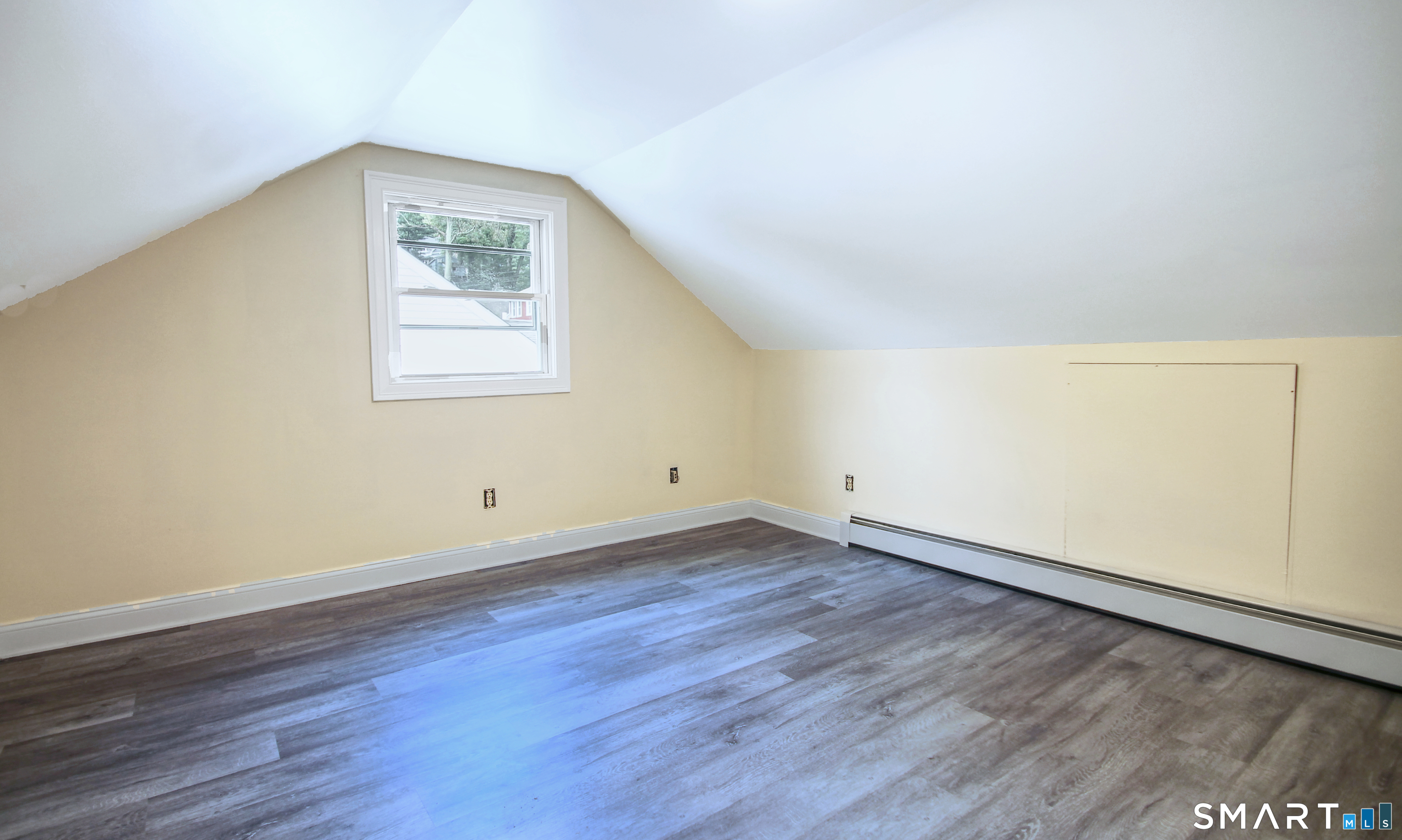 136 Hillside Avenue photo 16