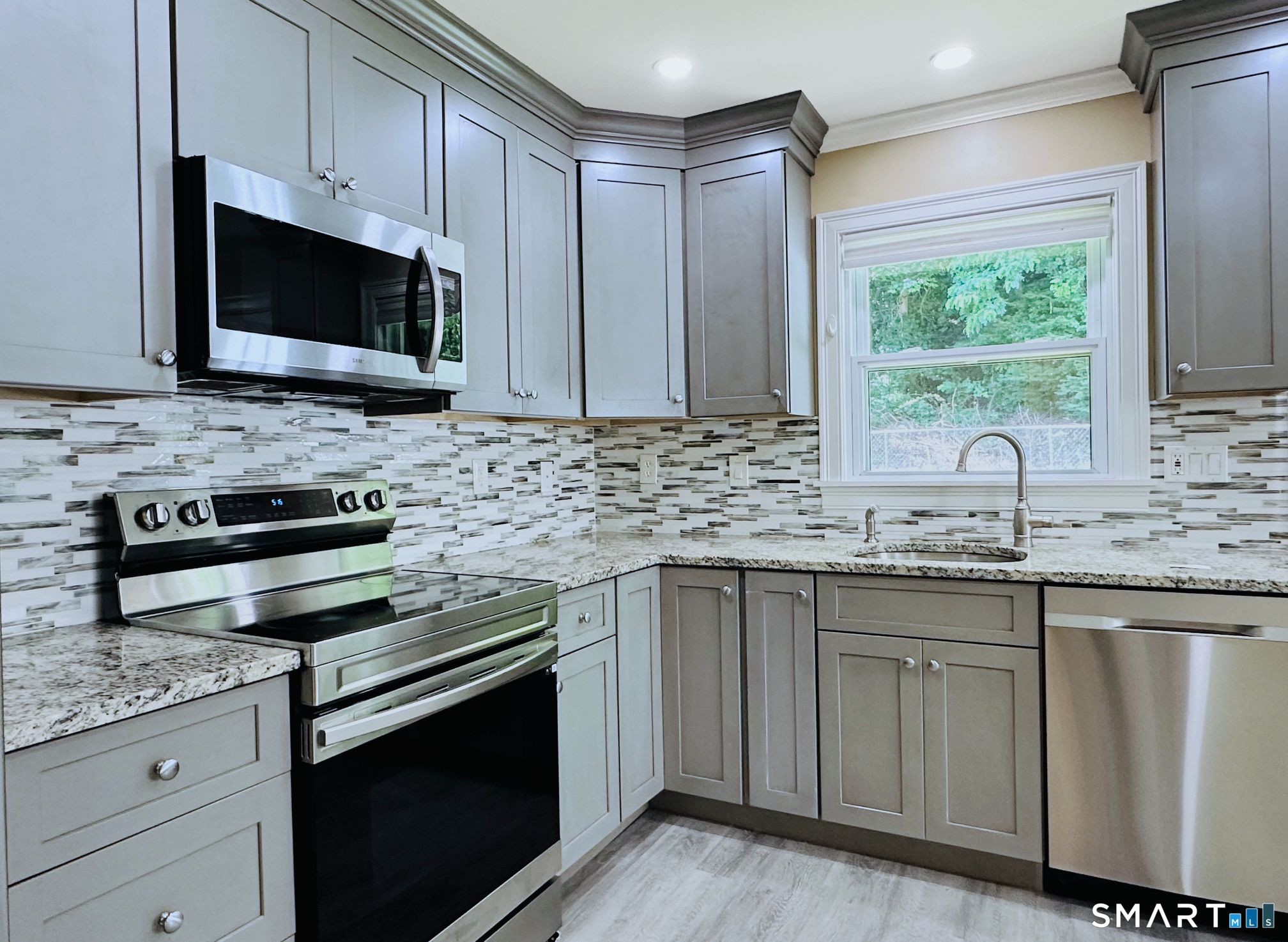 136 Hillside Avenue photo 8