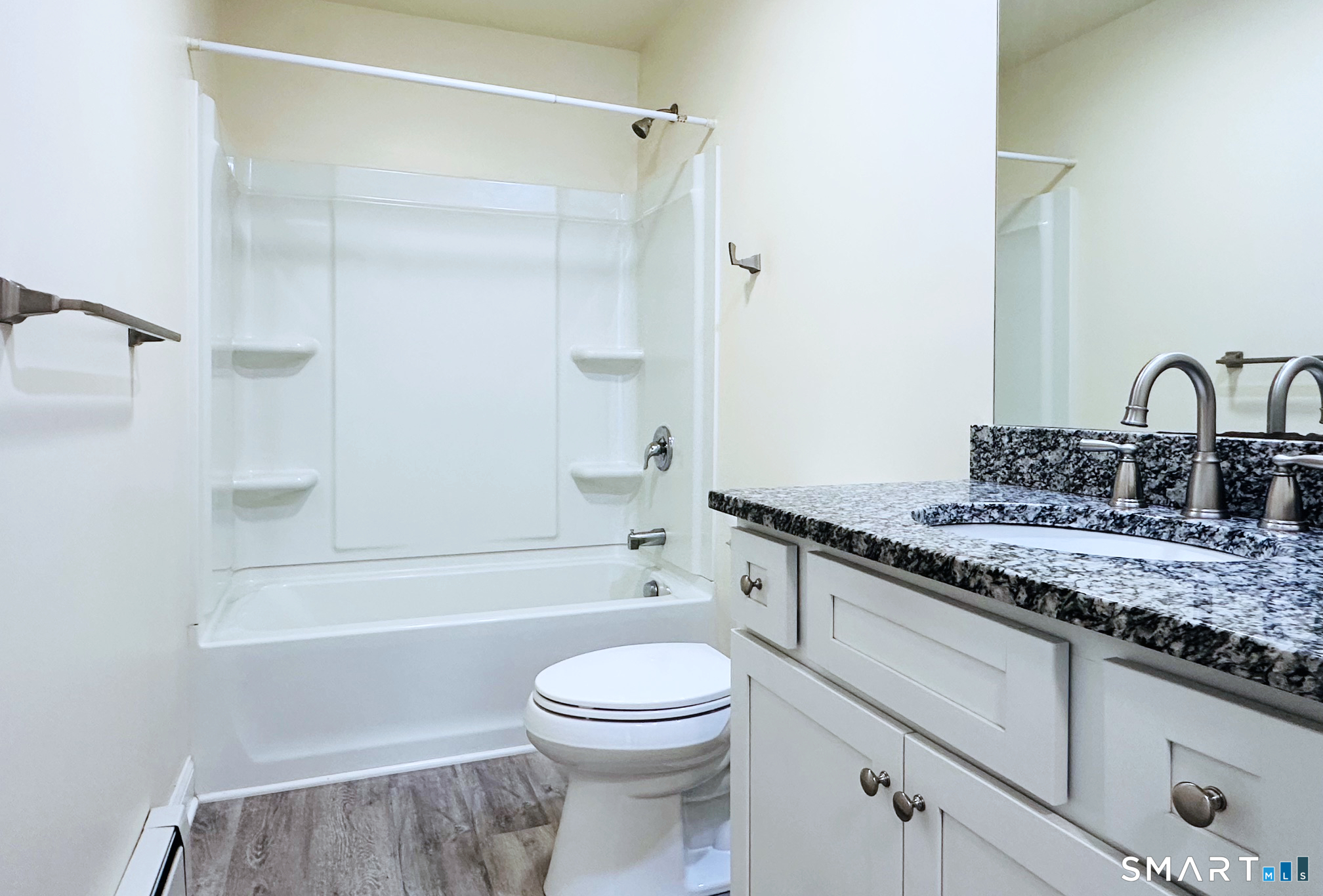 136 Hillside Avenue photo 11