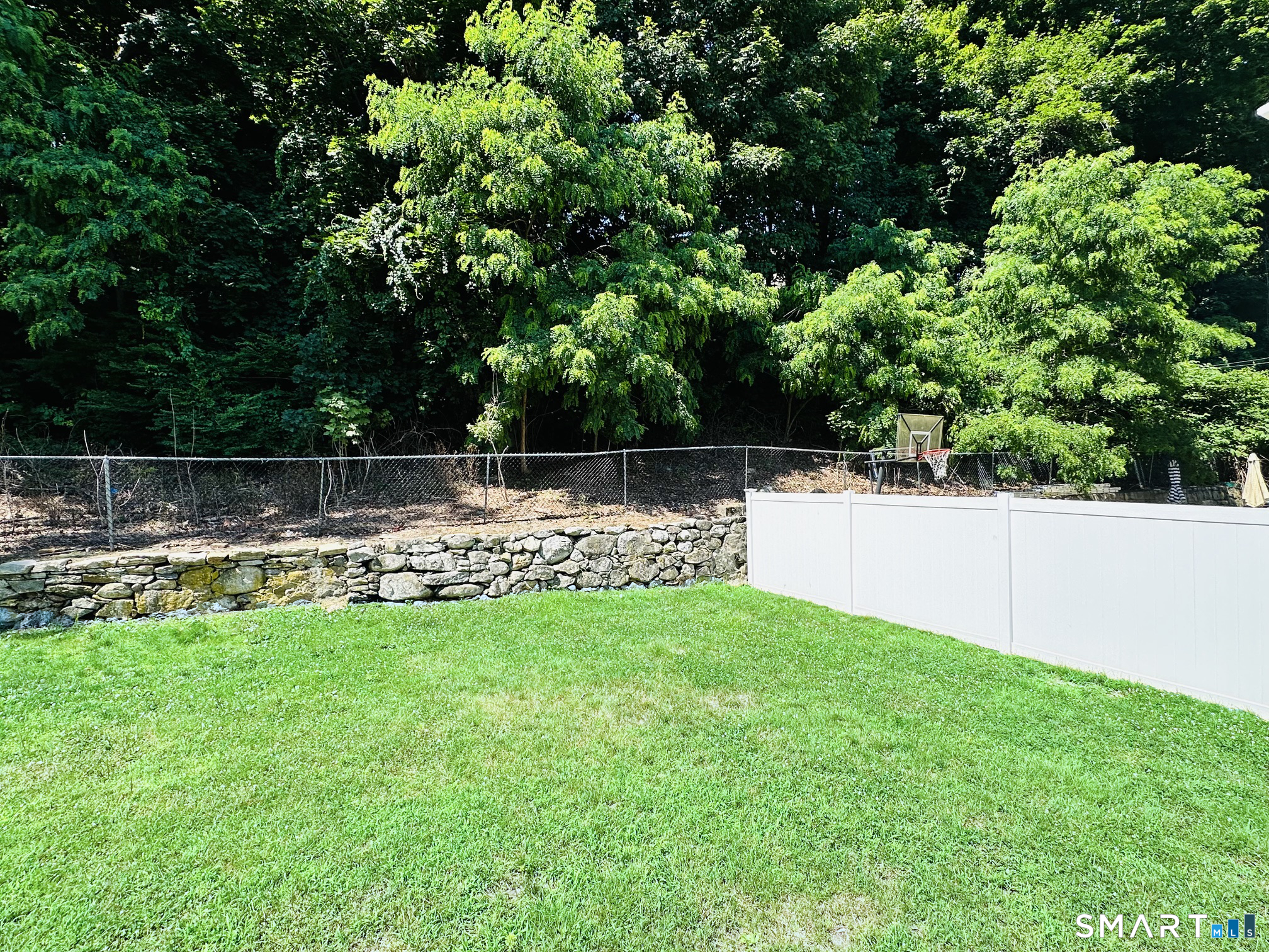 136 Hillside Avenue photo 24