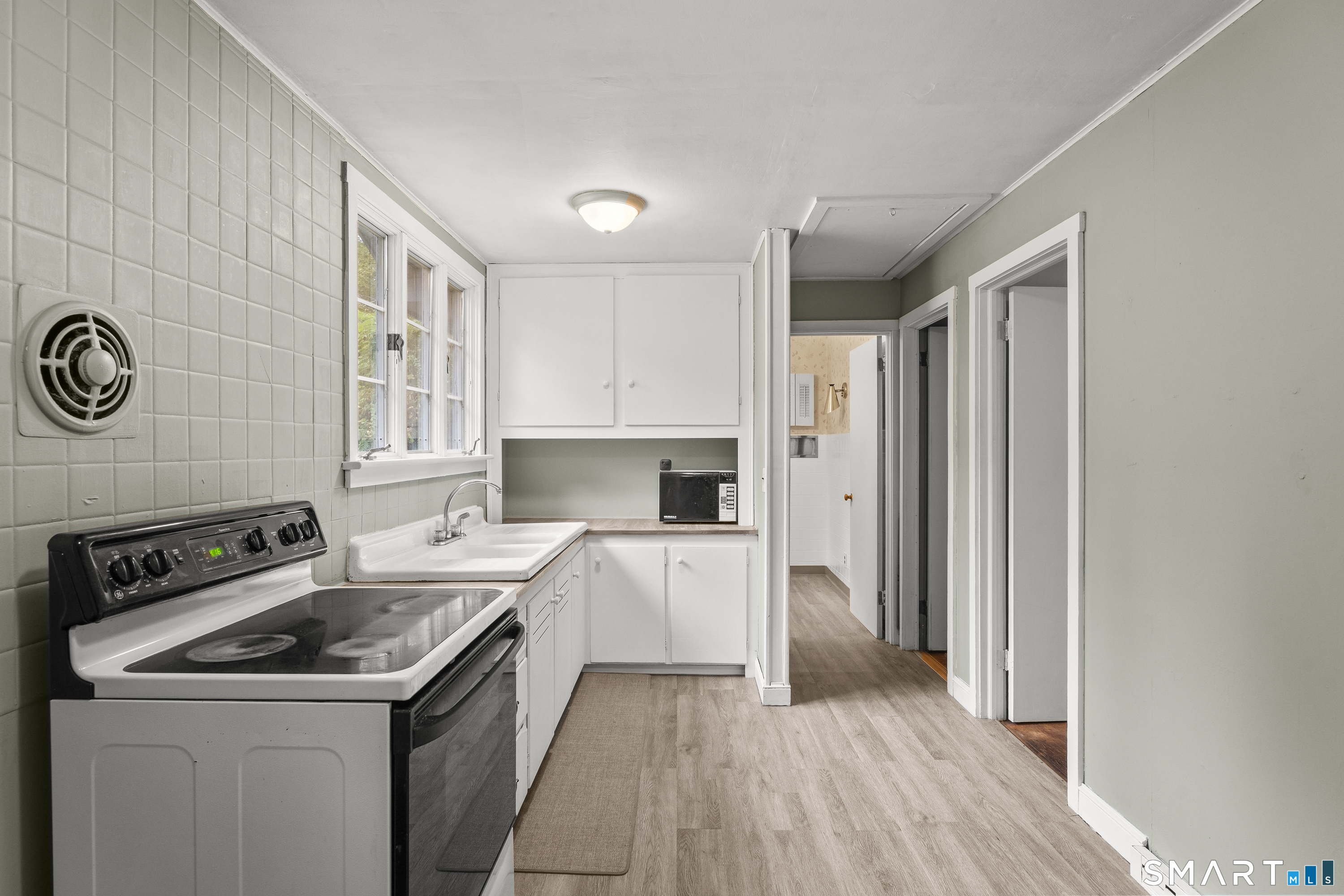 98 Turkey Hill Road, Haddam, CT 06438