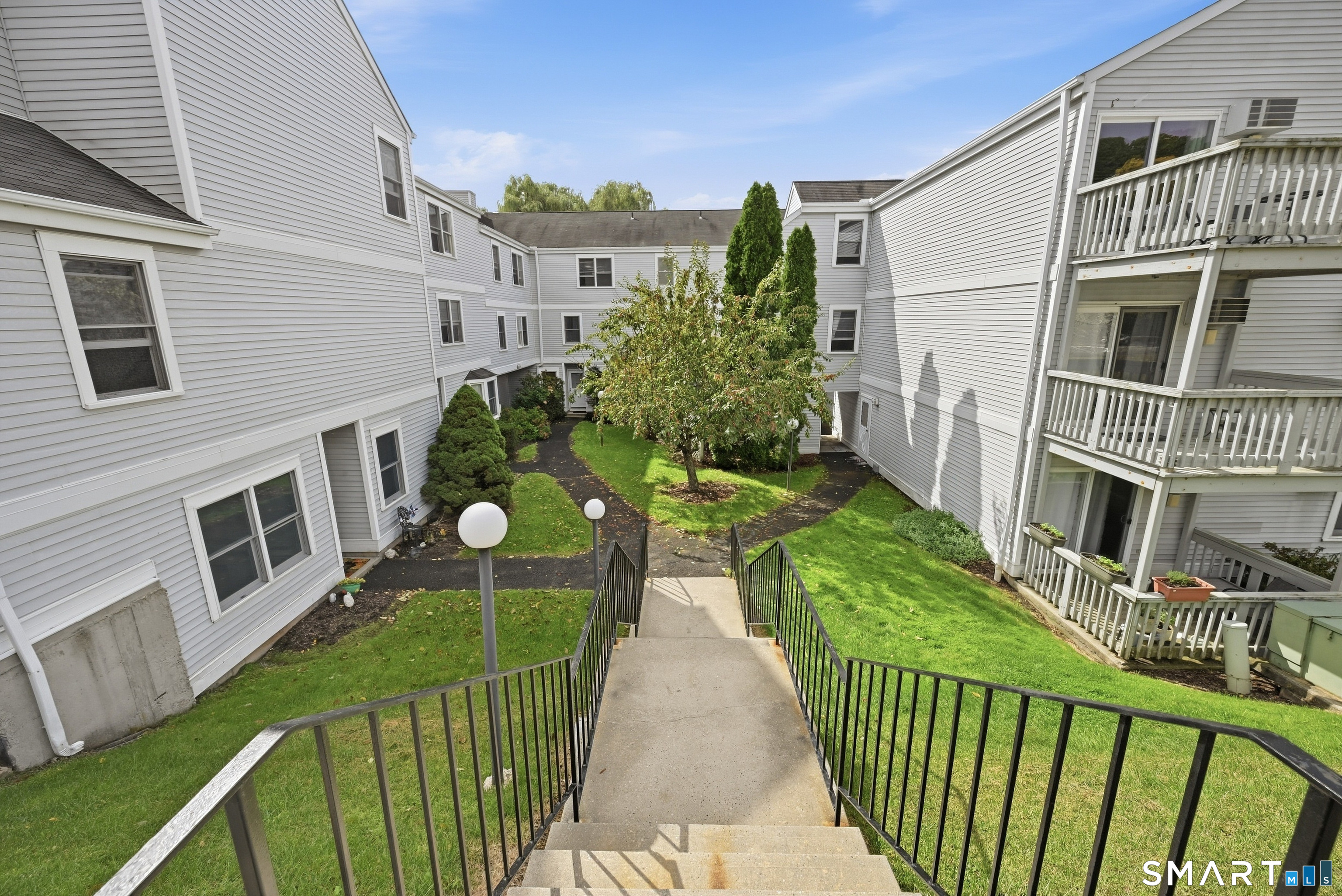 55 Mill Plain Road Unit #32-1 photo 28