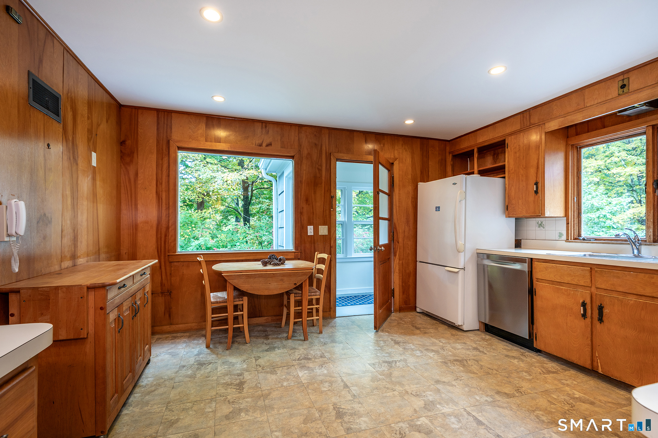 87 Giles Hill photo 11