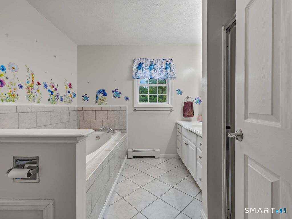 Primary bath with jetted tub