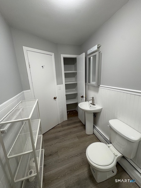 429 Thompson Avenue photo 11