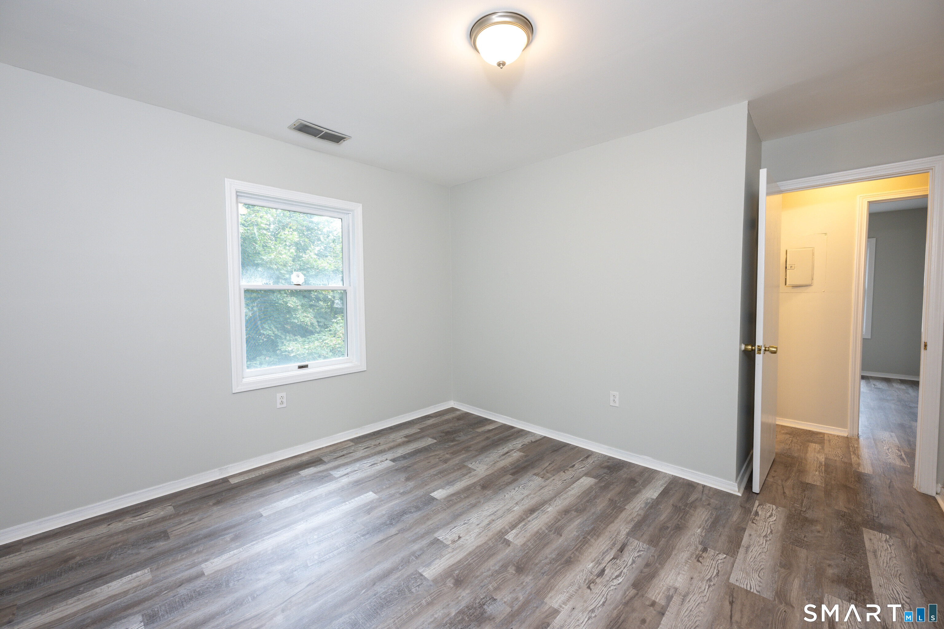 799 Foxon Road photo 17