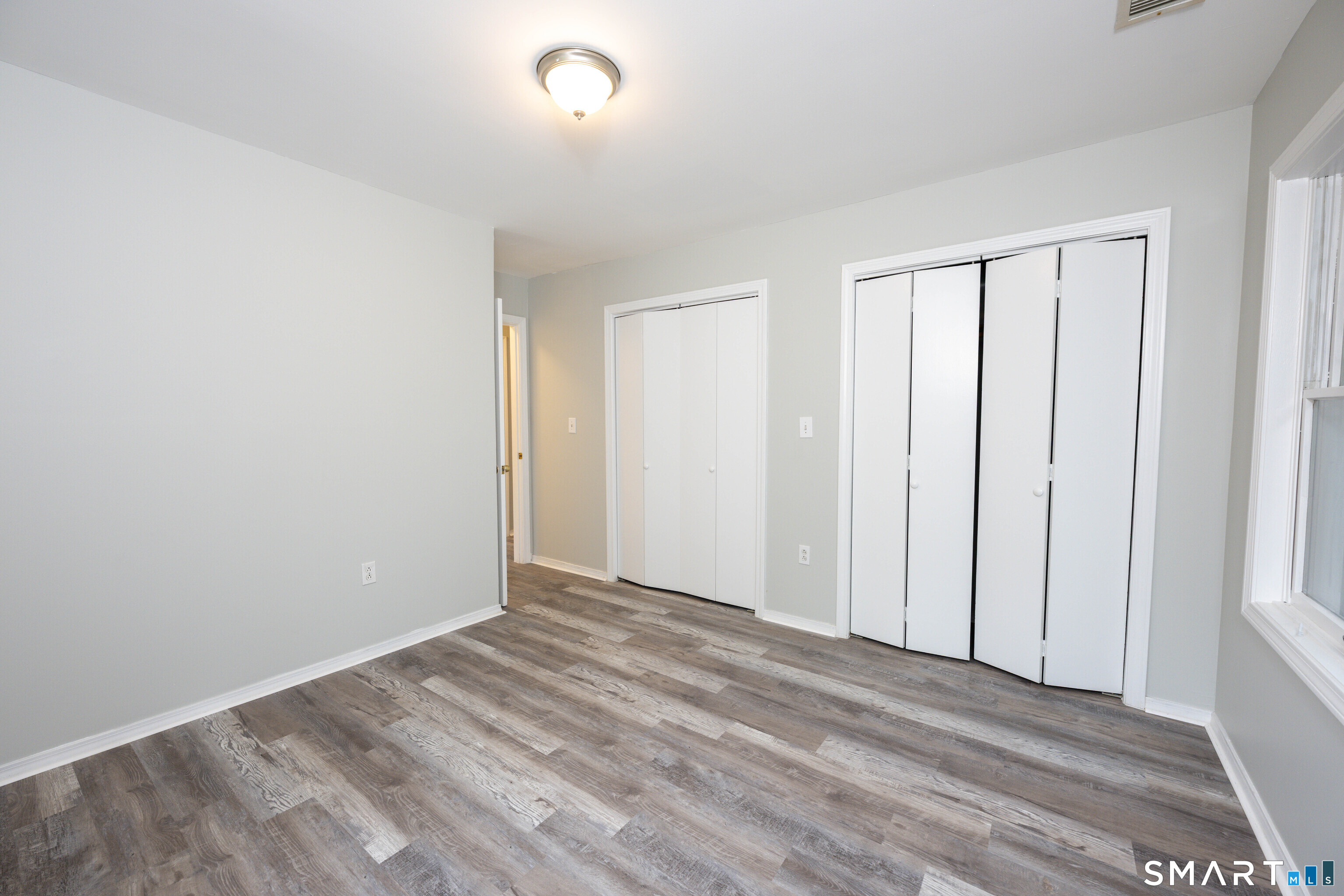 799 Foxon Road photo 18