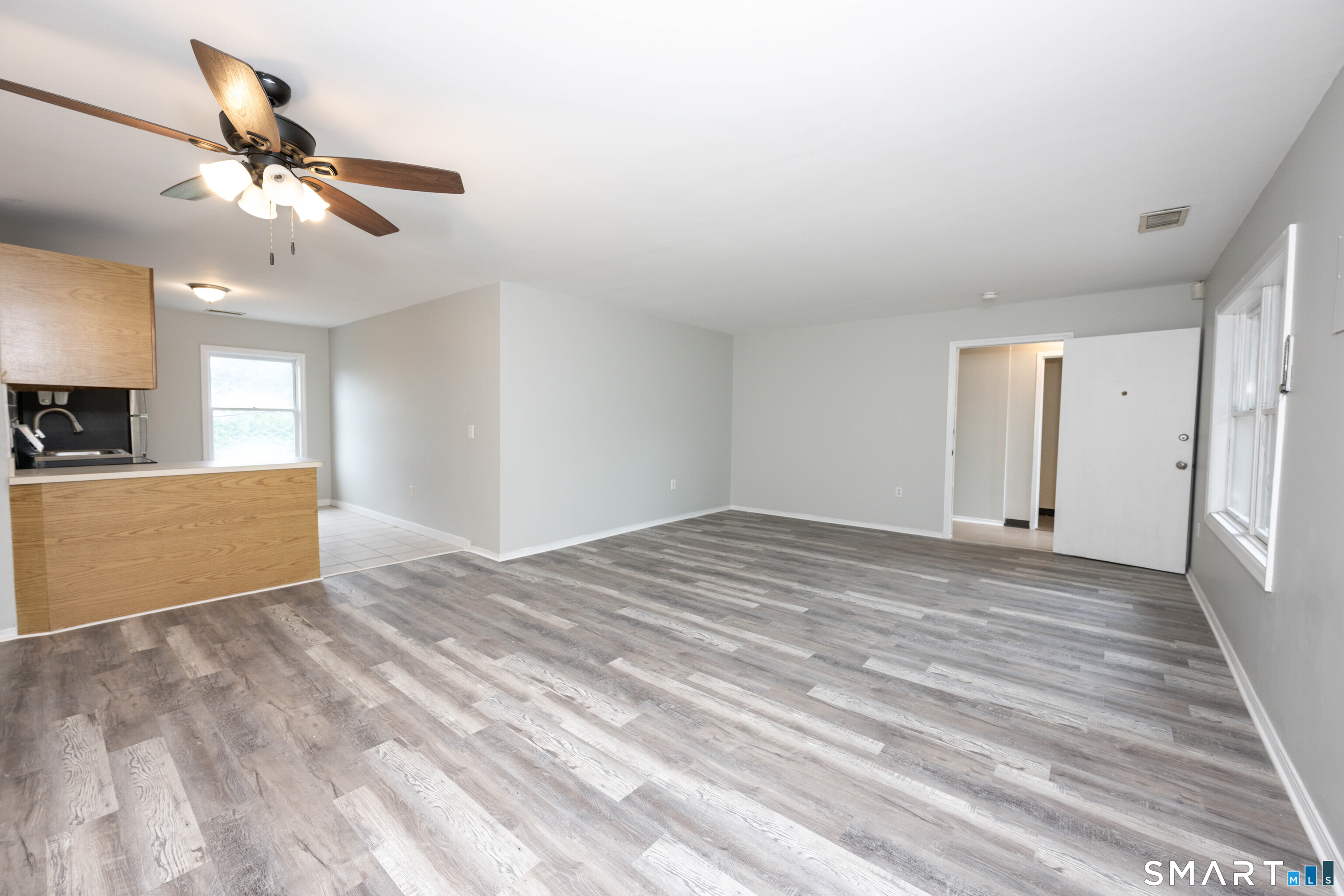 799 Foxon Road photo 20