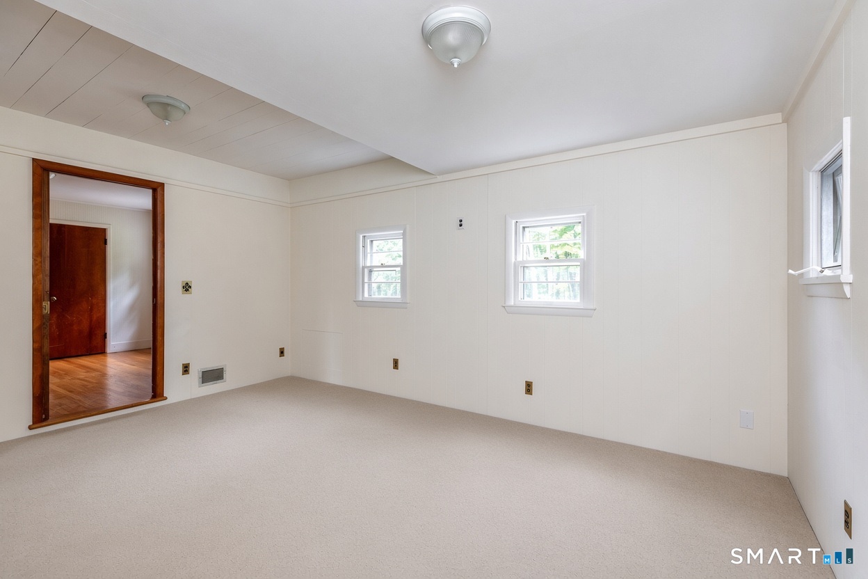 87 Giles Hill photo 16