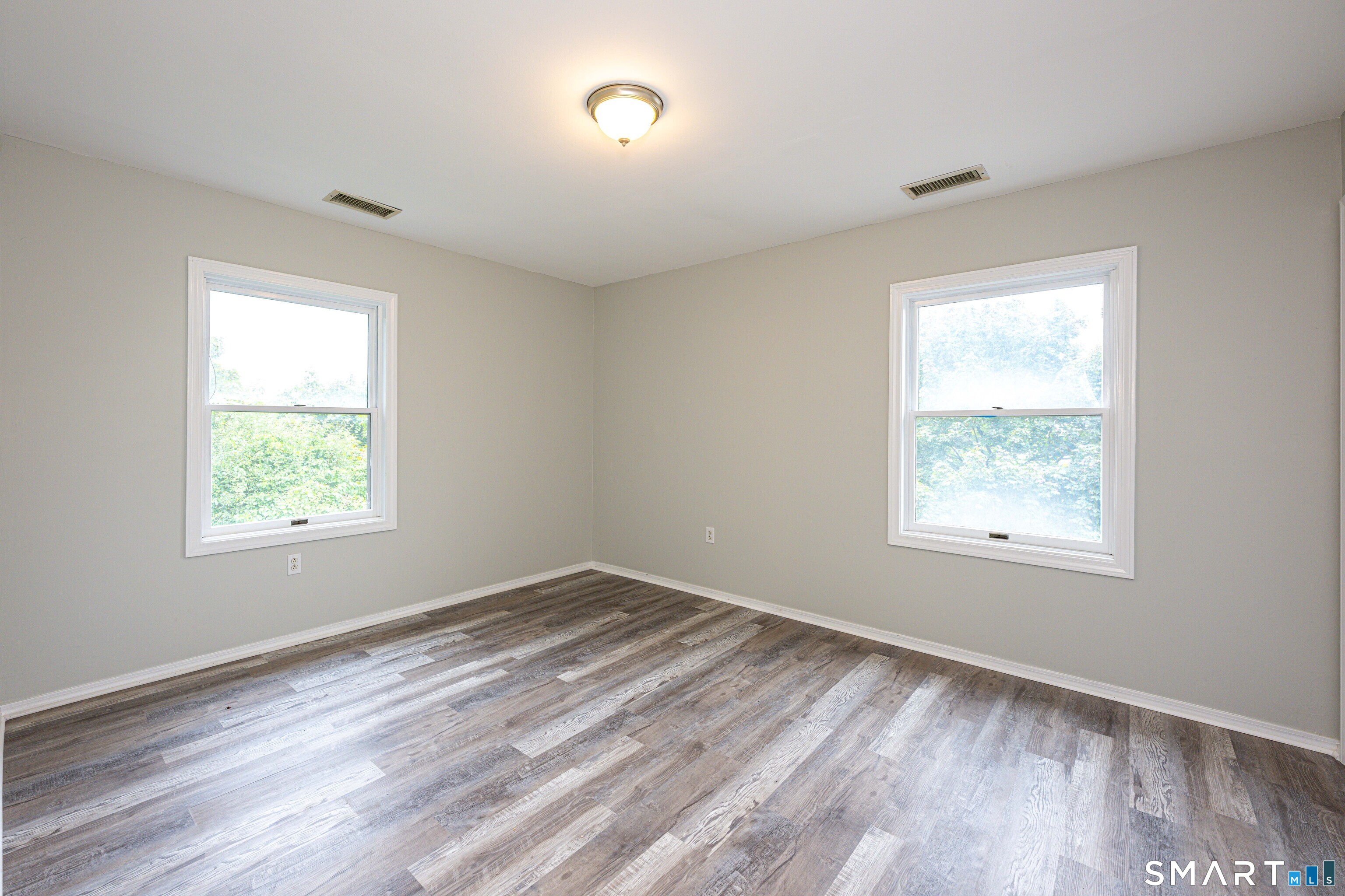 799 Foxon Road photo 8
