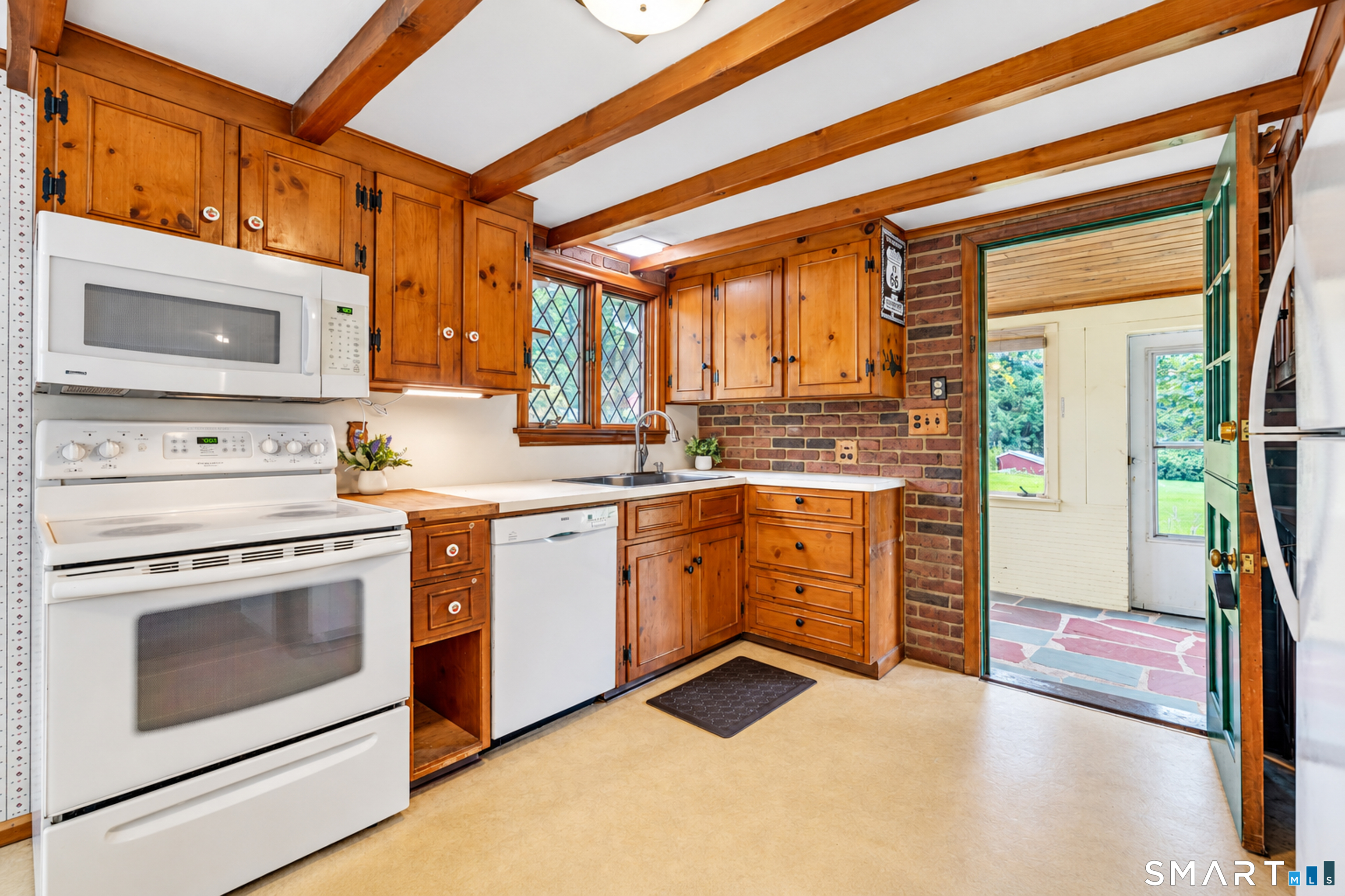 110 West High Street, East Hampton, CT 06424