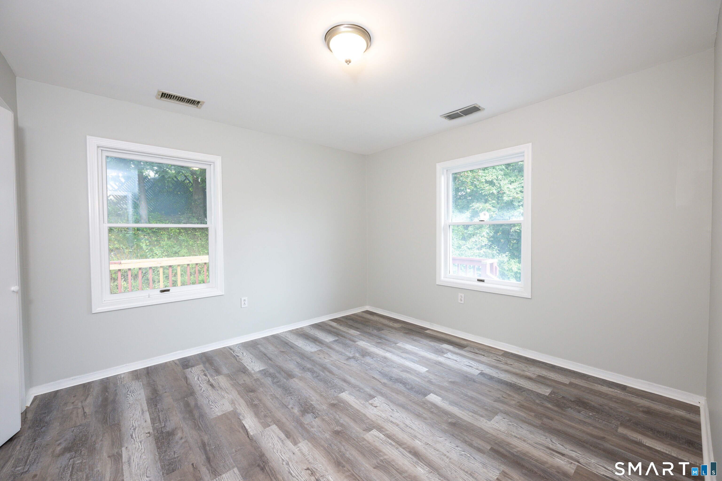 799 Foxon Road photo 15