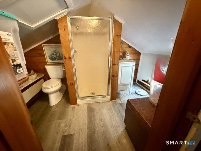 Upstairs full bath