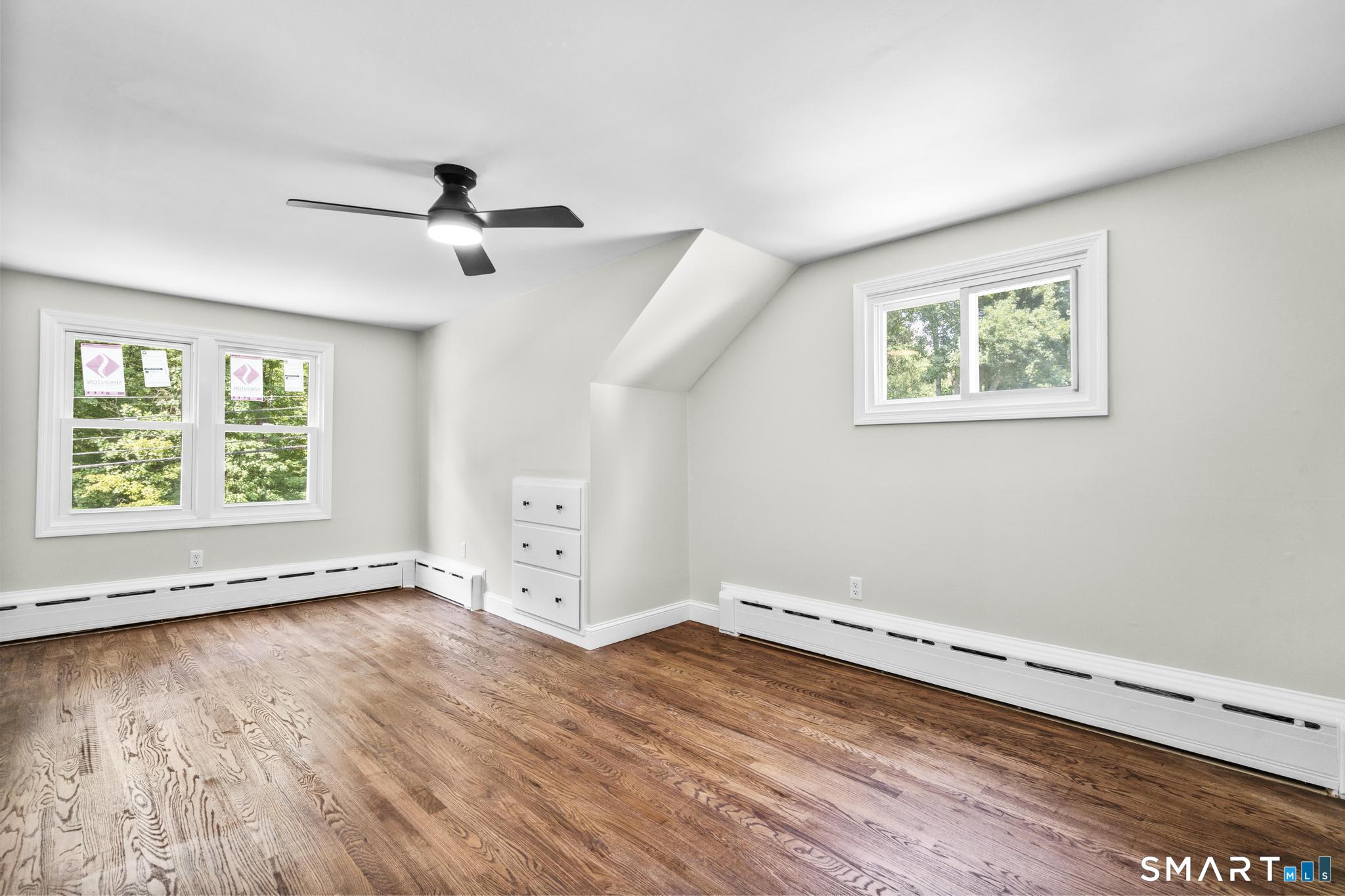 576 Huntington Street photo 32