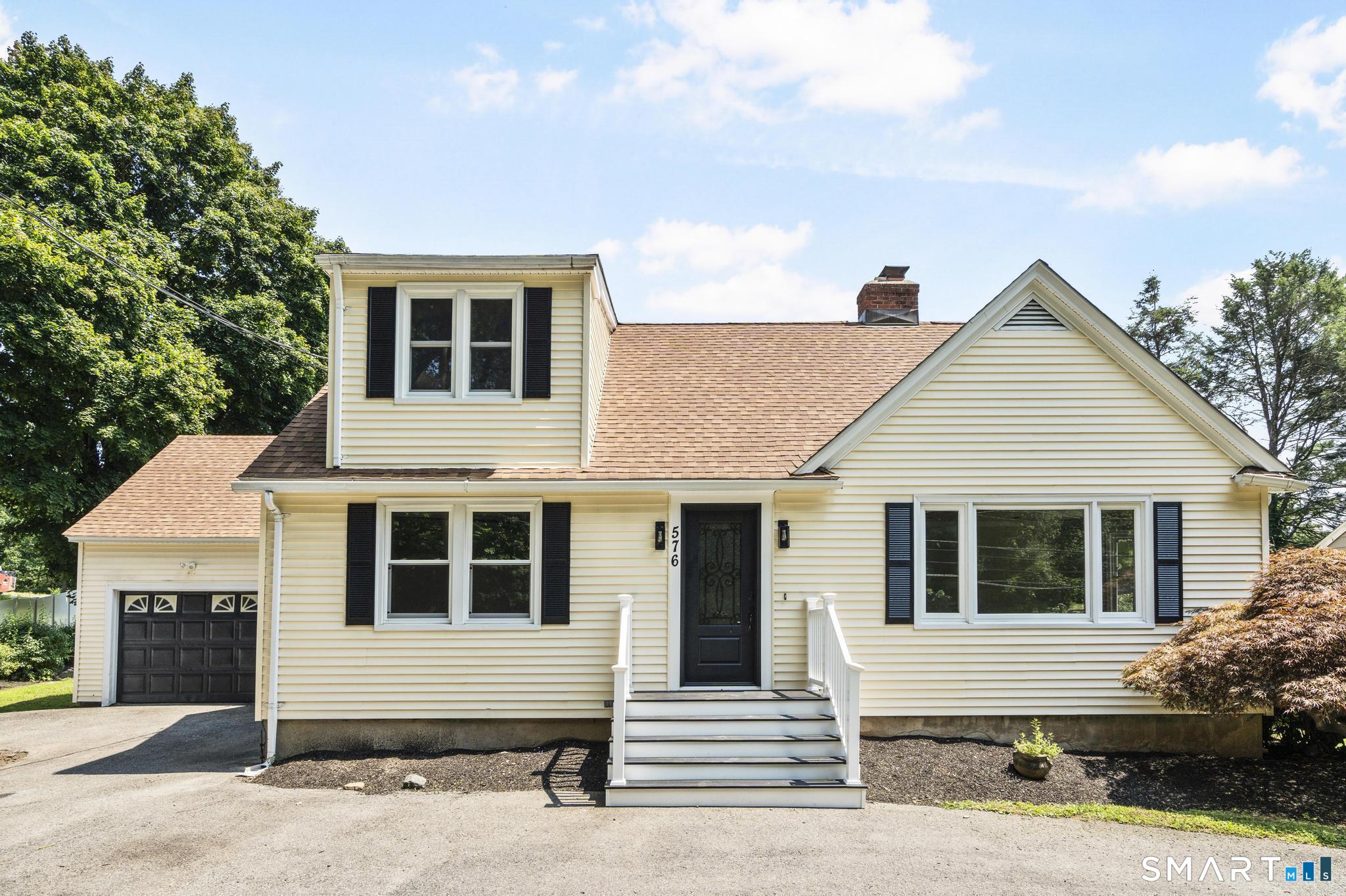 576 Huntington Street photo 33